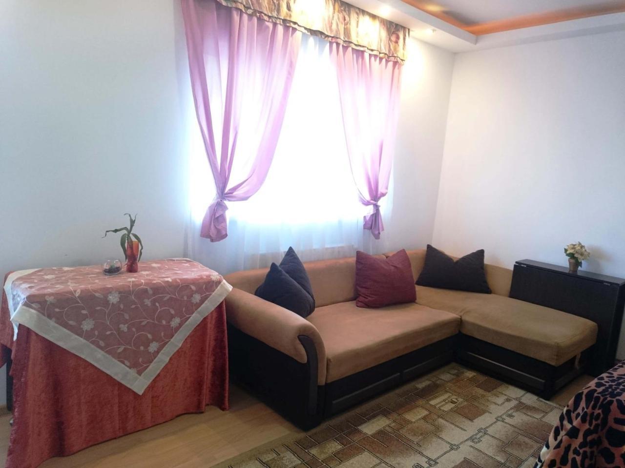 Rustic & Romantic Apartment Braşov Eksteriør bilde